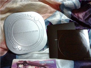 普通のケースに入れるか、せめて通常盤も同時に発売しといてください